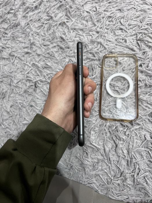 iPhone  11