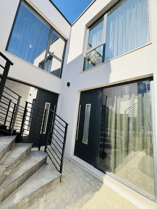 Дава се под наем Двустаен апартамент в Варна, Колхозен пазар - 60 кв.м за 637.5 € - Снимка #2