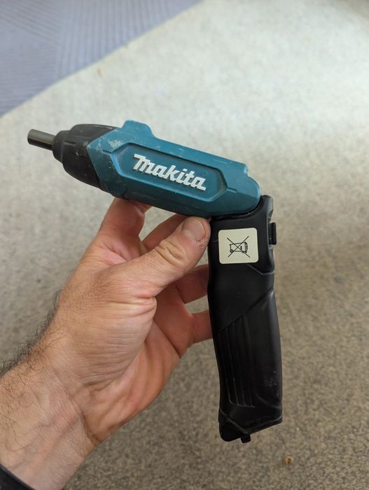 Surubelnita cu acumulator integrat Makita DF001D