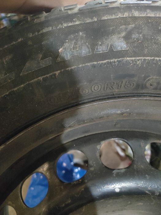 Продаю резину с диском на Ауди