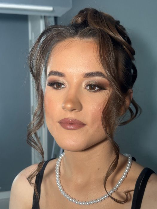 Makeup si coafat simultan valea lupului- iasi