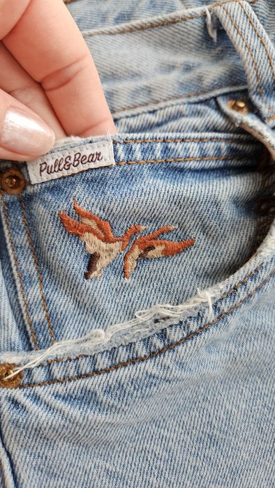 Pull&Bear Дънки с малка бродерия 36 размер