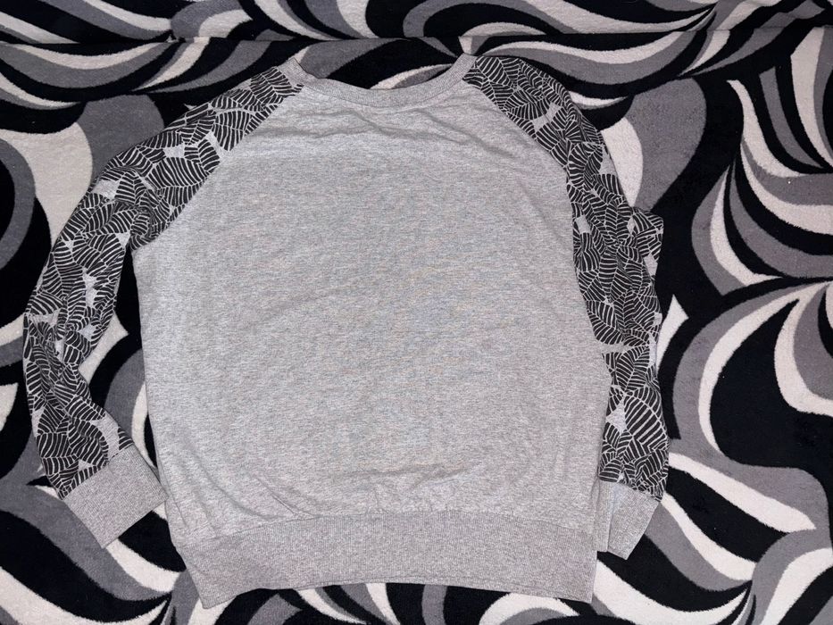 Bluza dama se vinde este un L dar vine ca un M