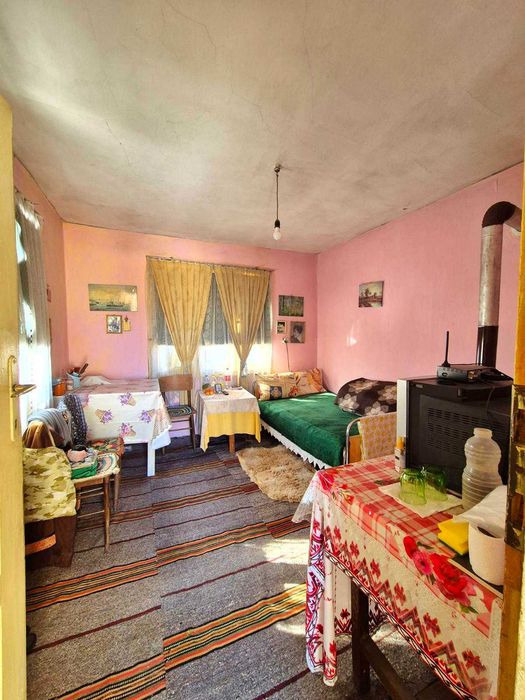 Продава се Къща в с. Деков, Област Плевен - 164 кв.м за 47 €/кв.м - Снимка #1