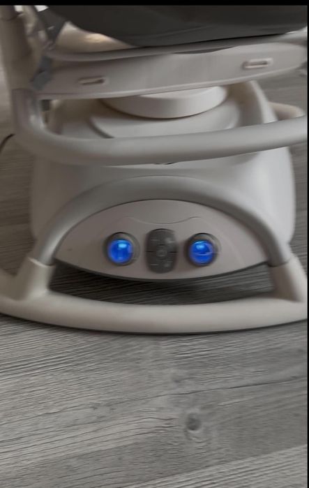 Balansoar bebe Joie electric cu vibrații  și jucării + 2 baze originale