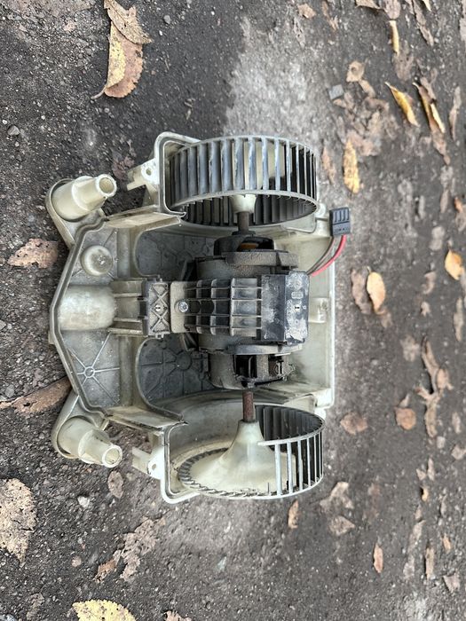 продам моторчик печки мерседес 221