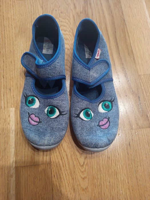 Пантофи за момиче 34н