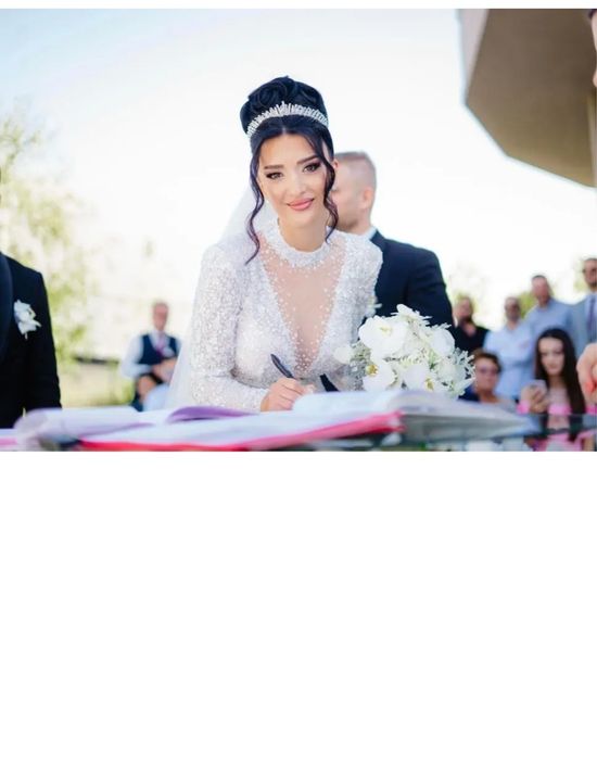 Rochie de mireasa mărimea M stare foarte buna si diadema Mary zirconiu cubice placata aur alb elemente Swarrovski