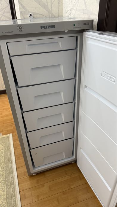 Морозилка вертикальная