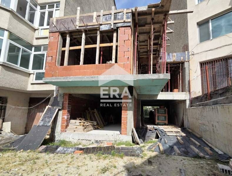 Тристаен апартамент в широк център на гр. Благоевград
