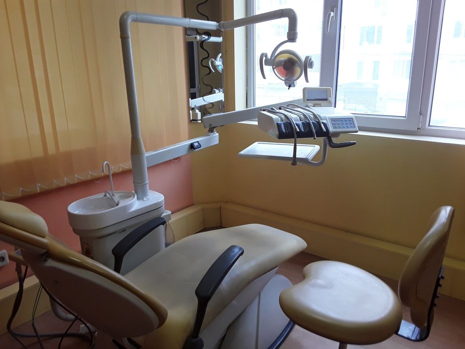 6Пълно оборудване стоматологичен  кабинет,от 2014г не работи .