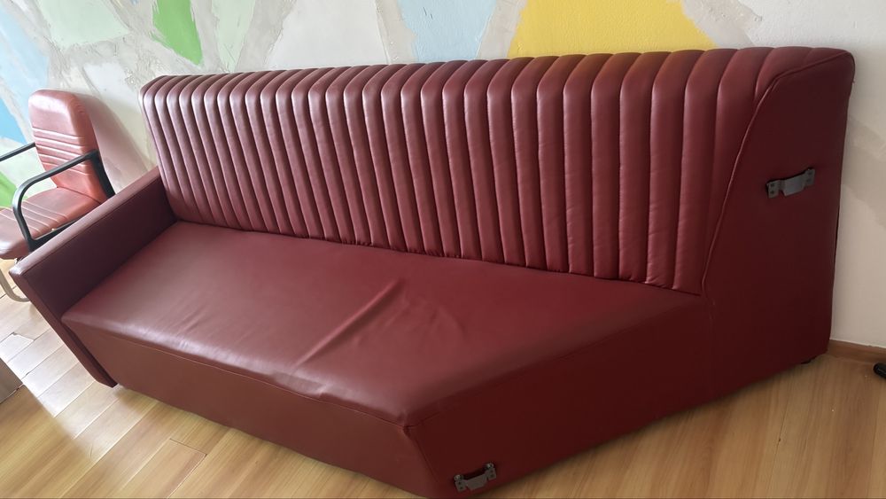 диван угловой в хорошем состоянии