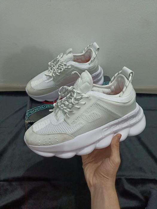 Adidași Versace   .