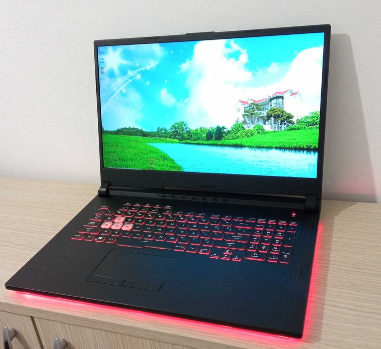 Laptop ASUS ROG INTEL I7 GAMING EXTREM Ecran 15.6 inch Rata Refresh 144Hz placa video dedicata NVIDIA TI TITANIUM SSD pci 2 placi video ASUS ROG STRIX