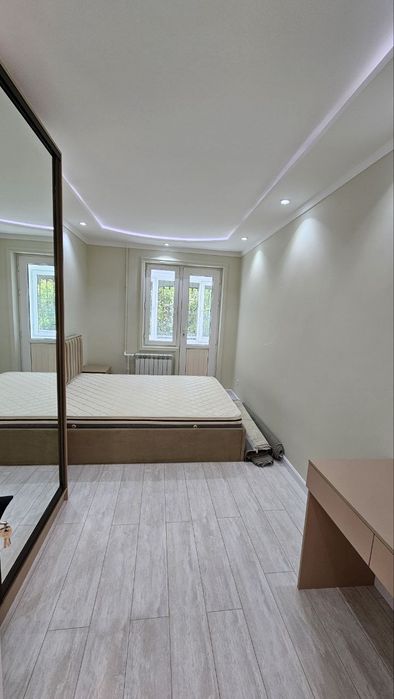 3 комн. ЦУМ,  между метро Ойбек и Космонавтов. Евроремонт! Своя!!