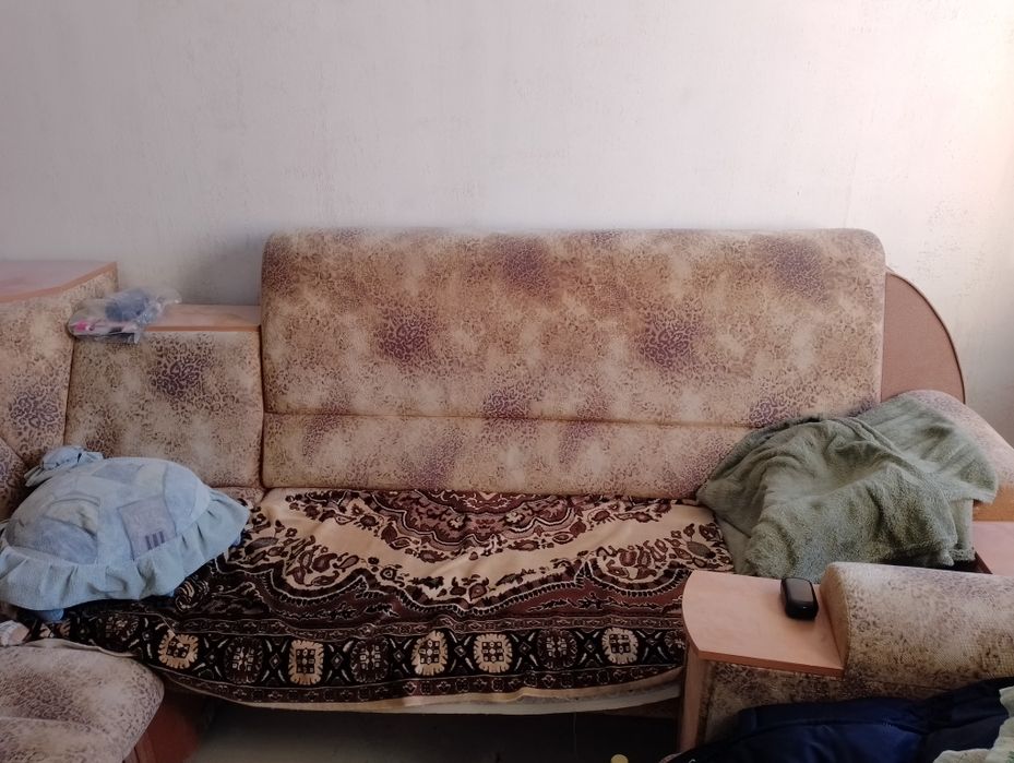 Даром диван угловой и кресло