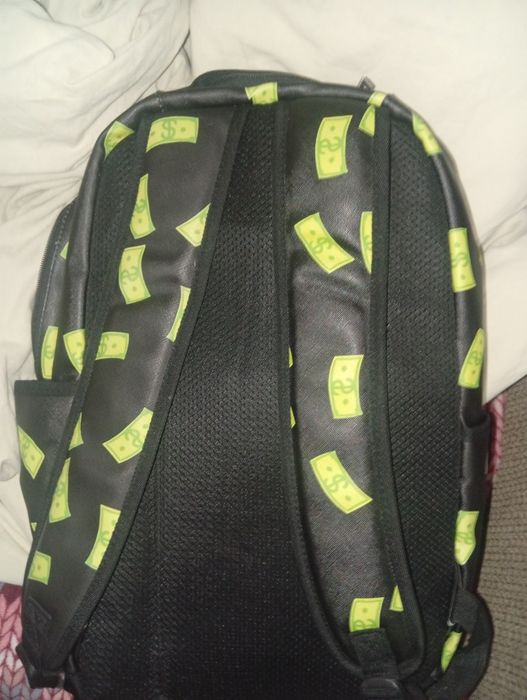 продам рюкзак акула