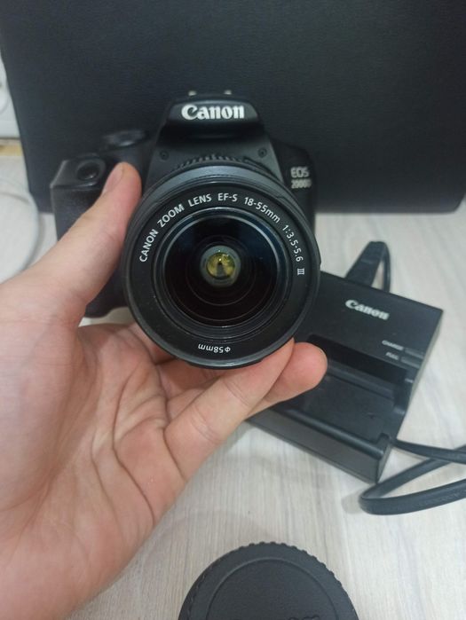 Canon EOS 2000 D EF-S 18-55