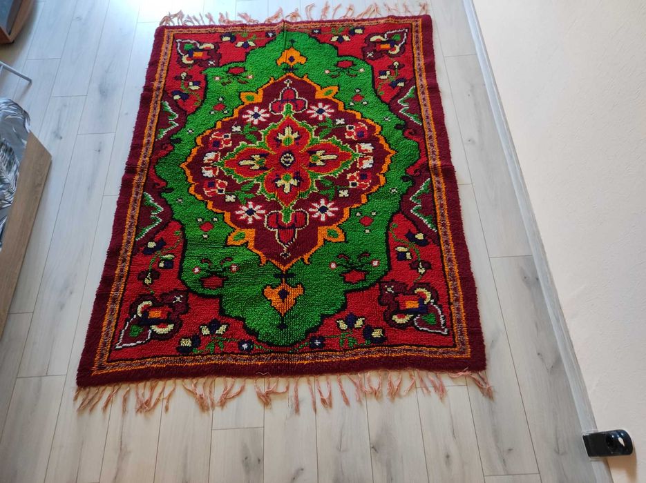 Килим от естествена вълна