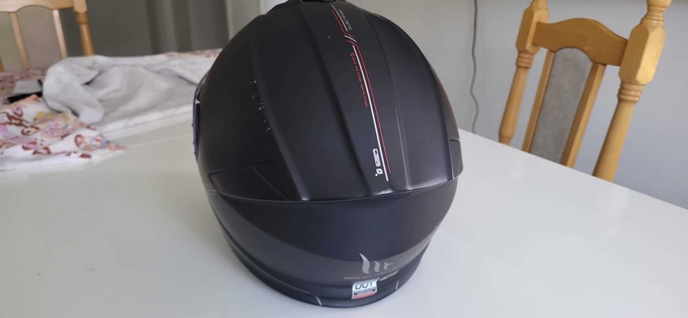 Модуларна каска за мотор MT helmet genesis размер М