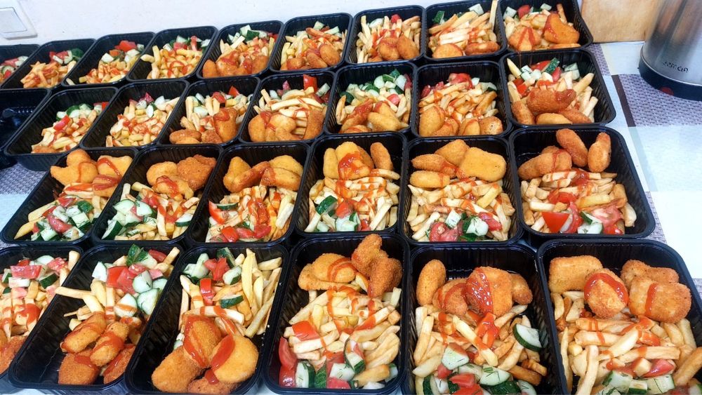 Ұйымдарға арналған кешенді түскі ас жеткізу / Доставка обедов для комп