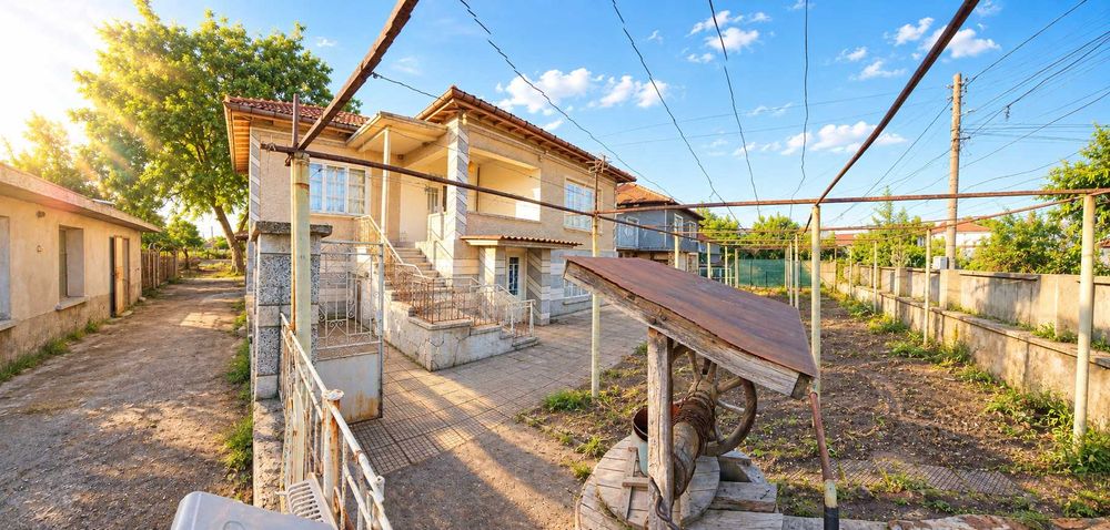 Продава се Къща в с. Партизанин, Област Стара Загора - 250 кв.м за 328 €/кв.м - Снимка #2