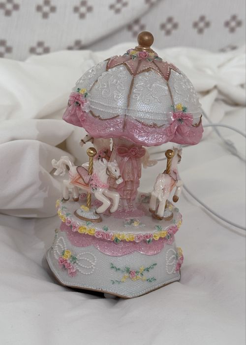 Продам музыкальную шкатулку