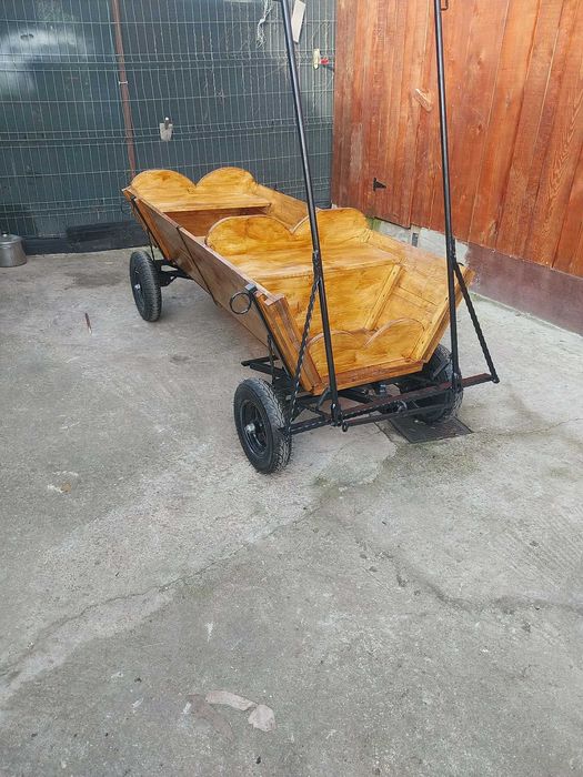 Vand căruța din imagine sau schimb  cu purcei