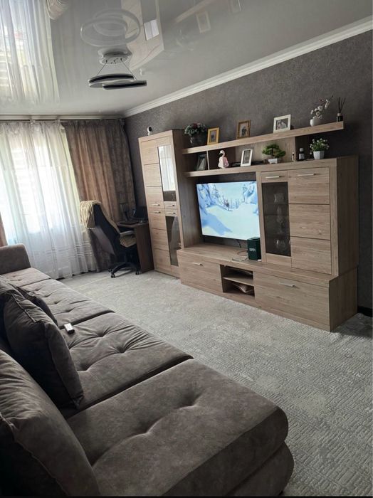 Продам квартиру 11 мрк 101 серия