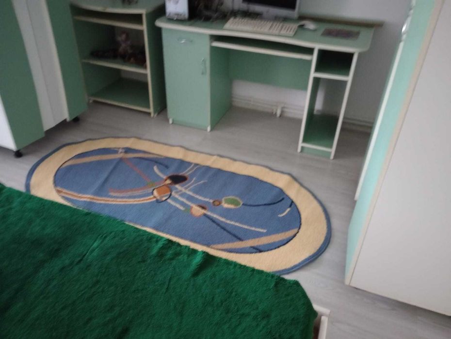 Inchiriez casa 6 camere in cartierul Gara Veche Piatra Neamt