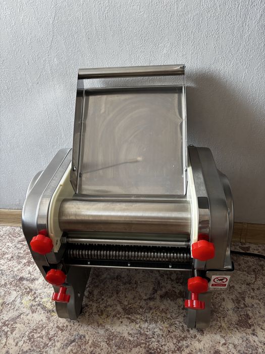 Продам машинку для раскатки и резка теста