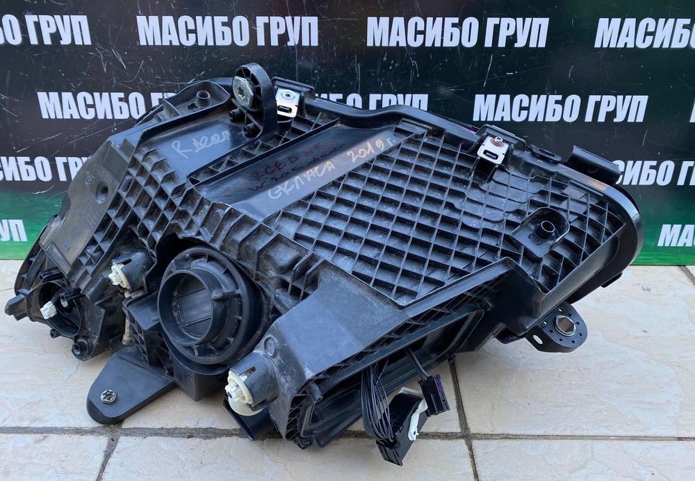Фар far десен фарове Led за Мерцедес Ц205 Mercedes C-класа W205 фейс