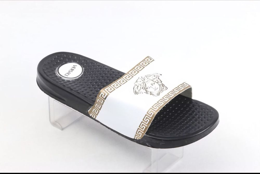 Slapi bărbați superbi