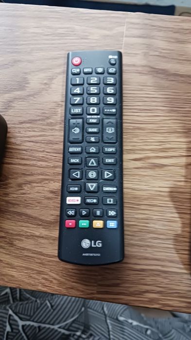 LG 32 инча за части, счупена матрица.
