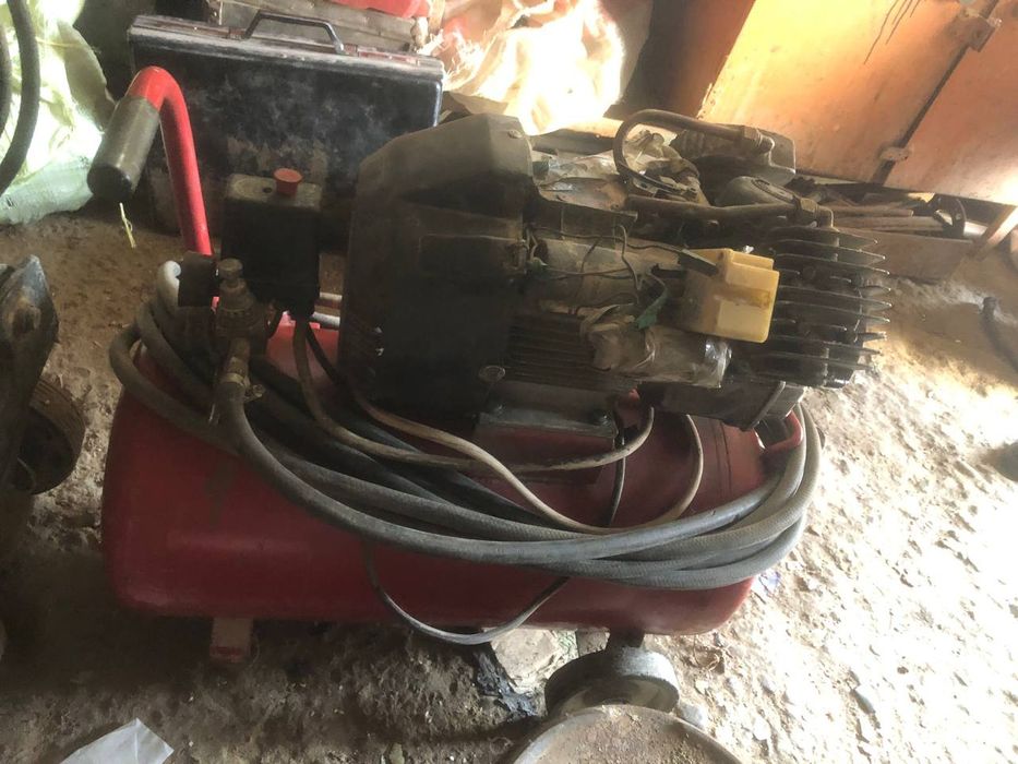 Кампресор сотилади 220 вотга ишлайди