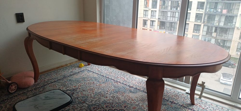 Стол в хорошем состоянии