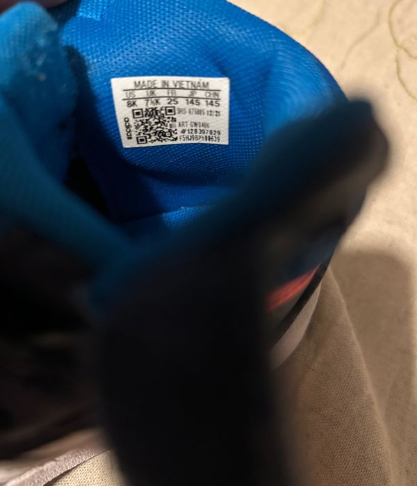 Лот детски дрехи за момченце (размери 92, 98, 104) + Маратонки Adidas (№25)