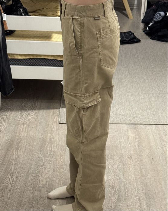 продам бежевые карго штаны pull&bear