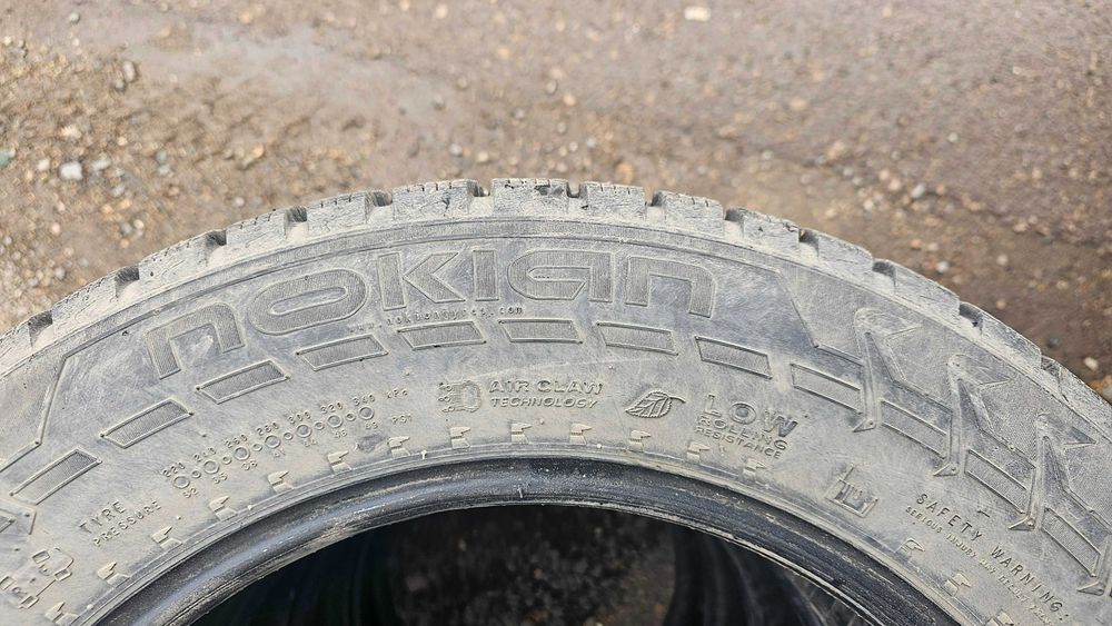 Nokian 225/60/R17 зимние