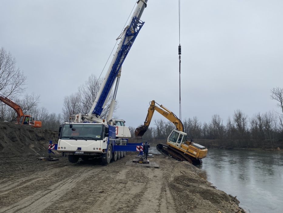 Inchiriez / inchiriere macara , automacara