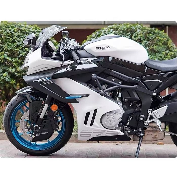 CF MOTO 675 Sr-r