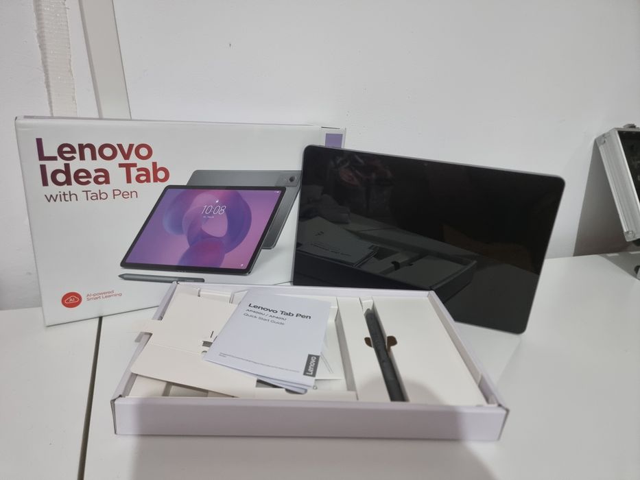 Tableta Lenovo desigilată (nouă)
