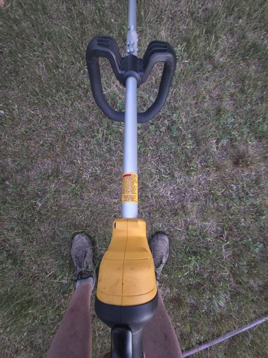 Продам триммер Dewalt