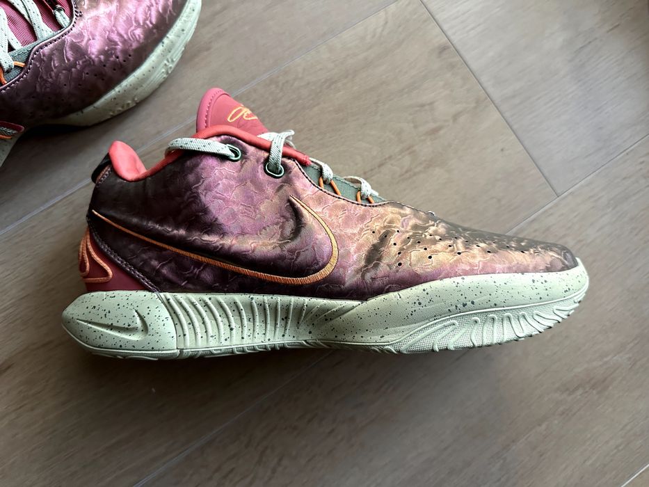 Adidasi • Bascheti Lebron James XXI / Nike (43/US 9.5)