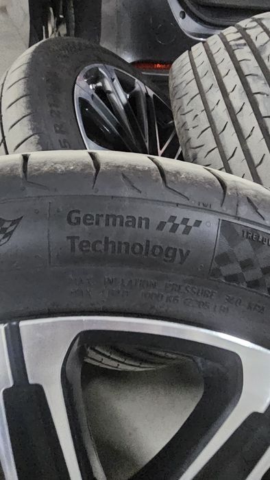 Продам комплект шины и диски r 21