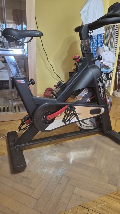 Bicicleta spinning Life Fitness IC1