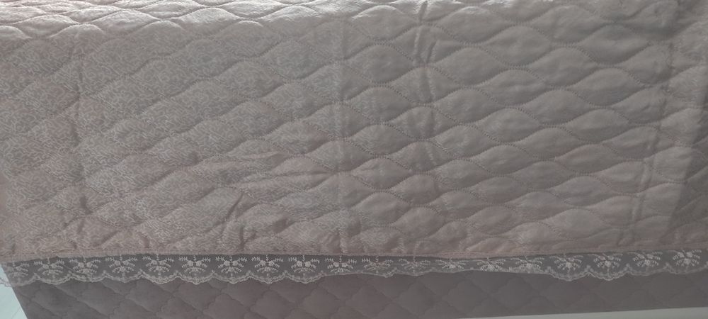 покривка за спалня  с кълъфка за възглавница