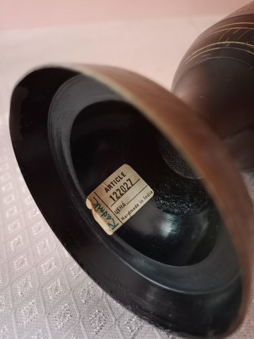 Продаётся антикварная металлическая ваза из Индии