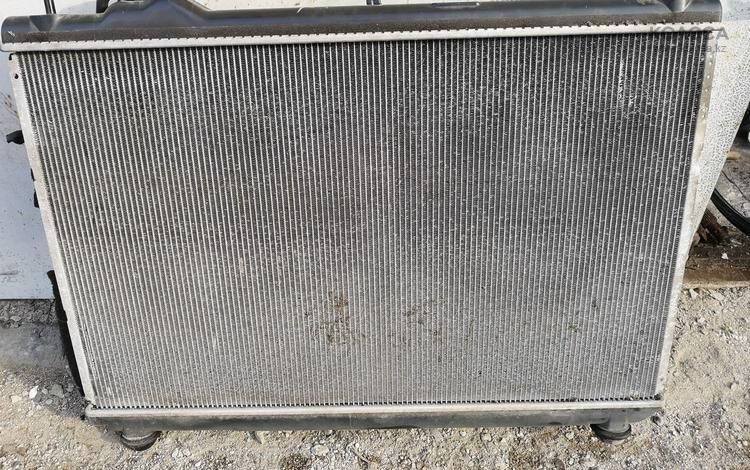 Радиатор основной на тойоту Хайландер оригинал