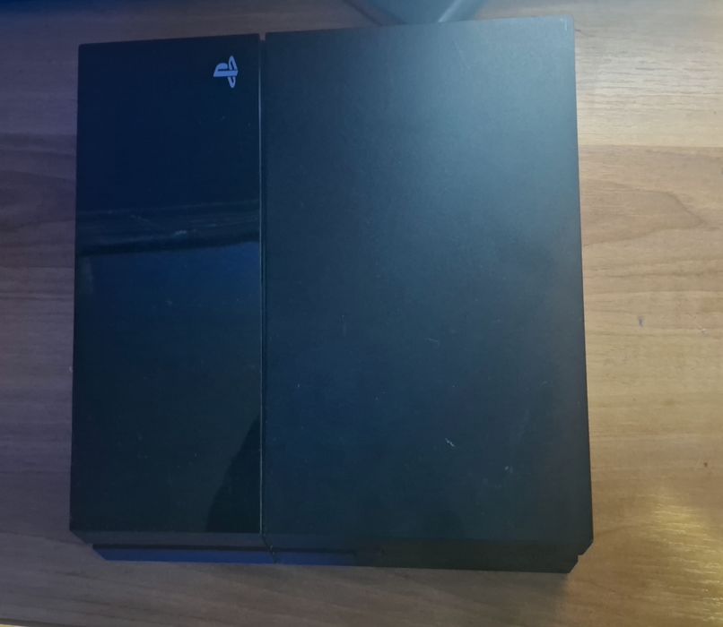 Vand Playstation 4 500 GB varianta simpla